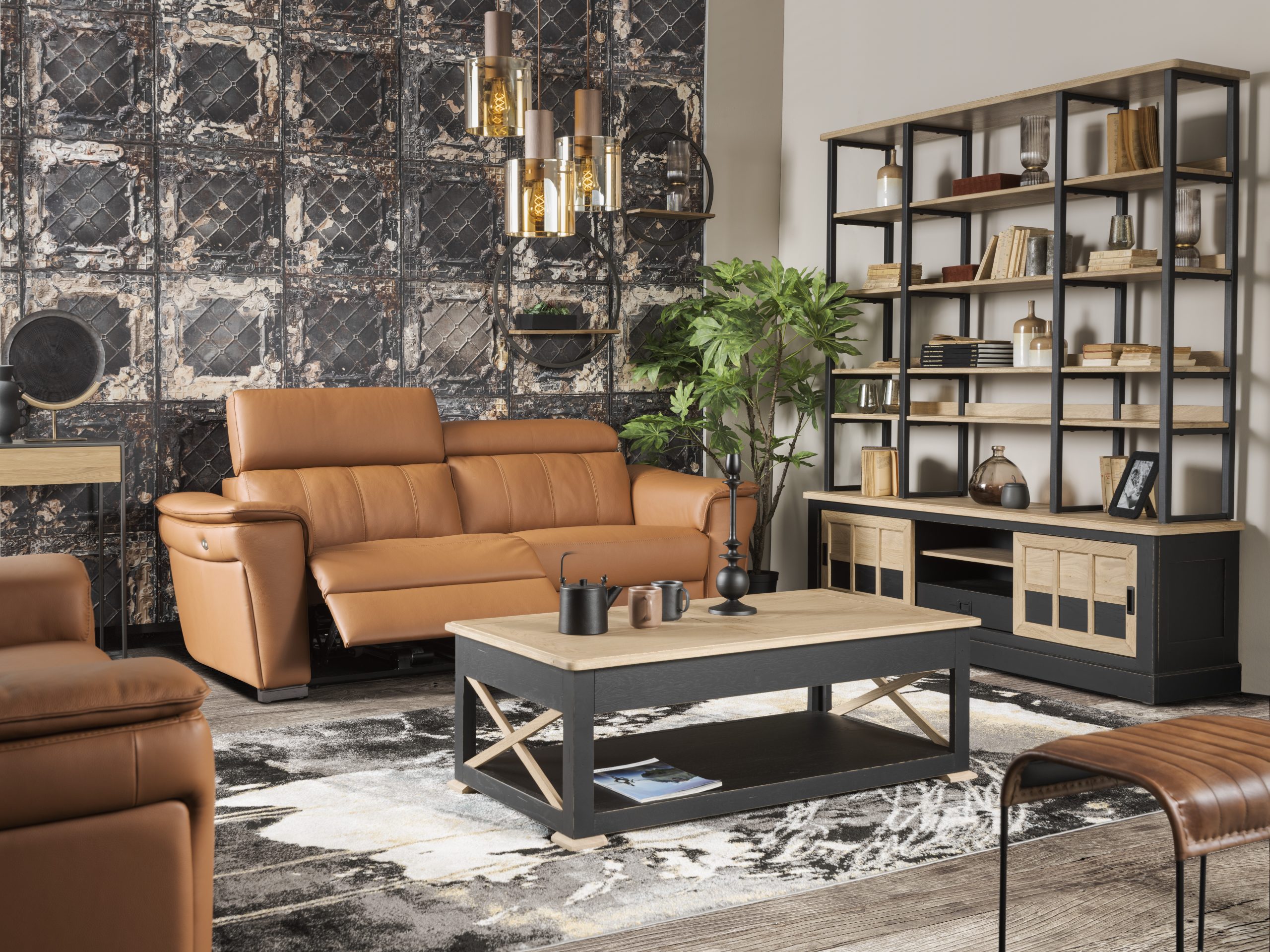 Nicoletti_canape_ORLANDO_cuir_relax_camel_table_dinette_loft_bibilotheque_Loft_ambiance