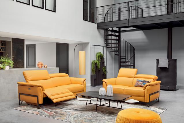 canape_ALADIN_cuir_jaune_3places_2_relax_et _2places_fixes_ambiance_ouvert